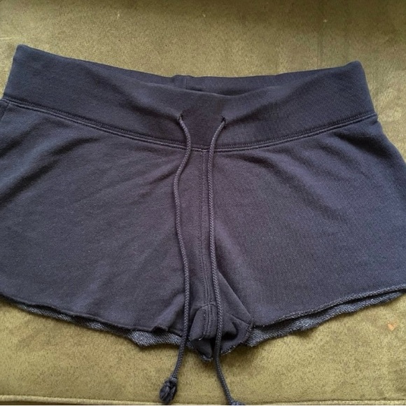 Brandy Melville Pants - Brandy Melville shorts